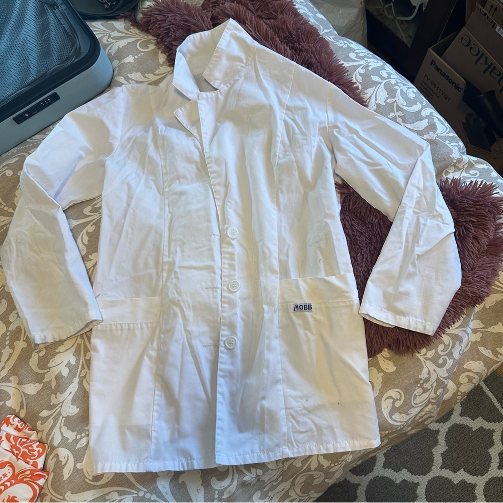 Mobb White Lab Coat